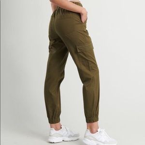 GARAGE Trousers (green)